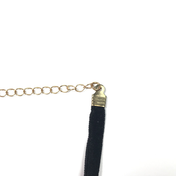 Faux Velvet Circle Diamond Choker Necklace - Picture 7 of 8